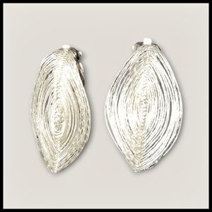 Vintage Spun Wire Clip on Earrings from Germany